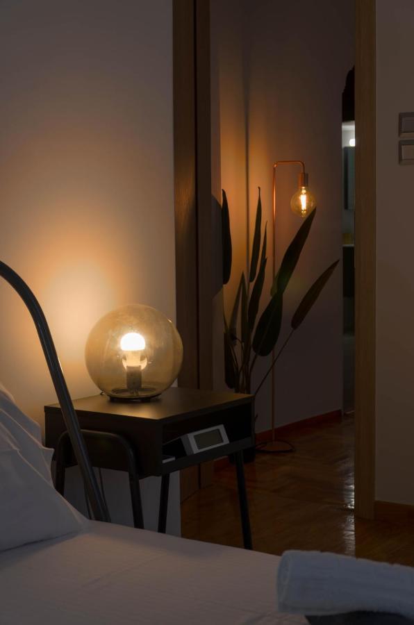 Adorable 2 Bedroom Apartment Close To Ancient Athens City Center Atenas Exterior foto